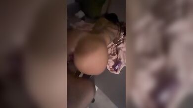 Margot scopata a pecora con plug anale