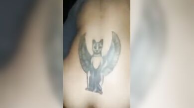 Moglie cuckold italiana scopata in auto davanti al suo cornuto