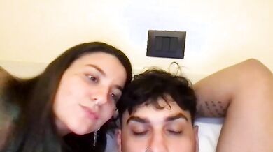 Non so come mai tutti vogliono la mia fica