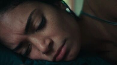 Elodie scene porno nuda dal film Gioco pericoloso