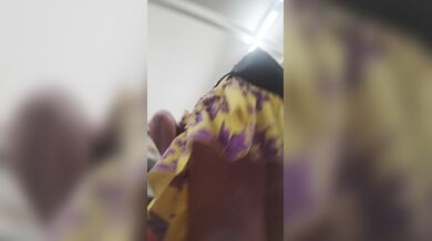 Sotto le gonne delle donzelle upskirt outdoor