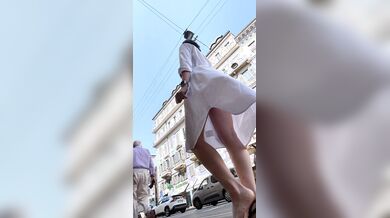 Sotto le gonne delle donzelle upskirt outdoor