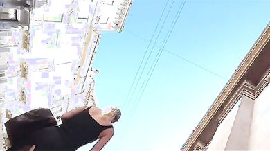 Sotto le gonne delle donzelle upskirt outdoor