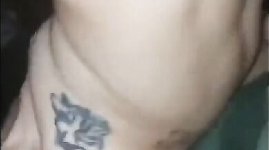 Fatela godere mia moglie puttana - Scopata da due cazzi davanti al cornuto