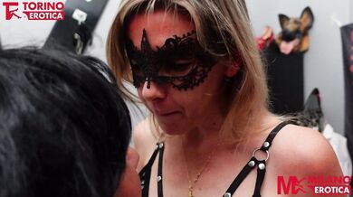 Padrona Lisa frusta la sua Sissy