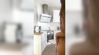 Jasmine Salvati nuda