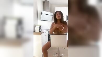 Jasmine Salvati nuda