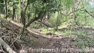 Francy succhia il cazzo a Gently Of