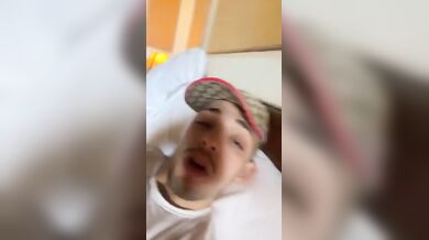 La troia vuole che le sborro in faccia...si ti prego