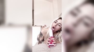 Fatti leccare tutta la sborra vieni qui OF