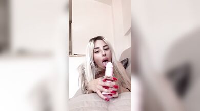 Fatti leccare tutta la sborra vieni qui OF