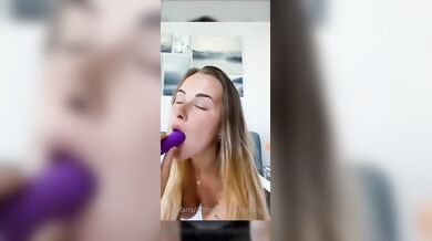 Biondina italiana socal con grosse tette perfette Of