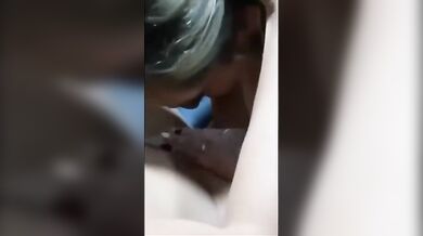 Moglie italiana filmata dal cornuto che scopa con un altro