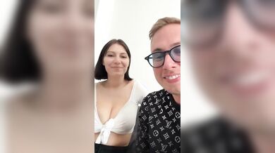 Stefania Meloni gira un porno col famoso scopritore di talenti friulano