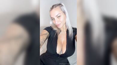 Silvia Bellini compilation tettona tatuata