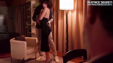 A mio marito piace segarsi guardandomi scopare davanti a lui