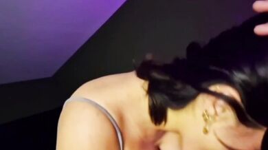 Blue Butterfly scopata con venuta sulle belle tettone OF