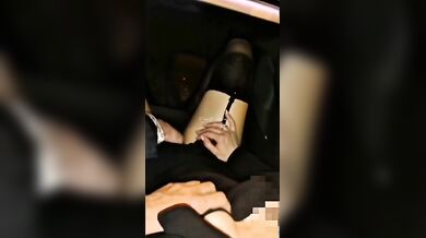 Collega mi tocca la fica e mi scopa davanti a mio marito