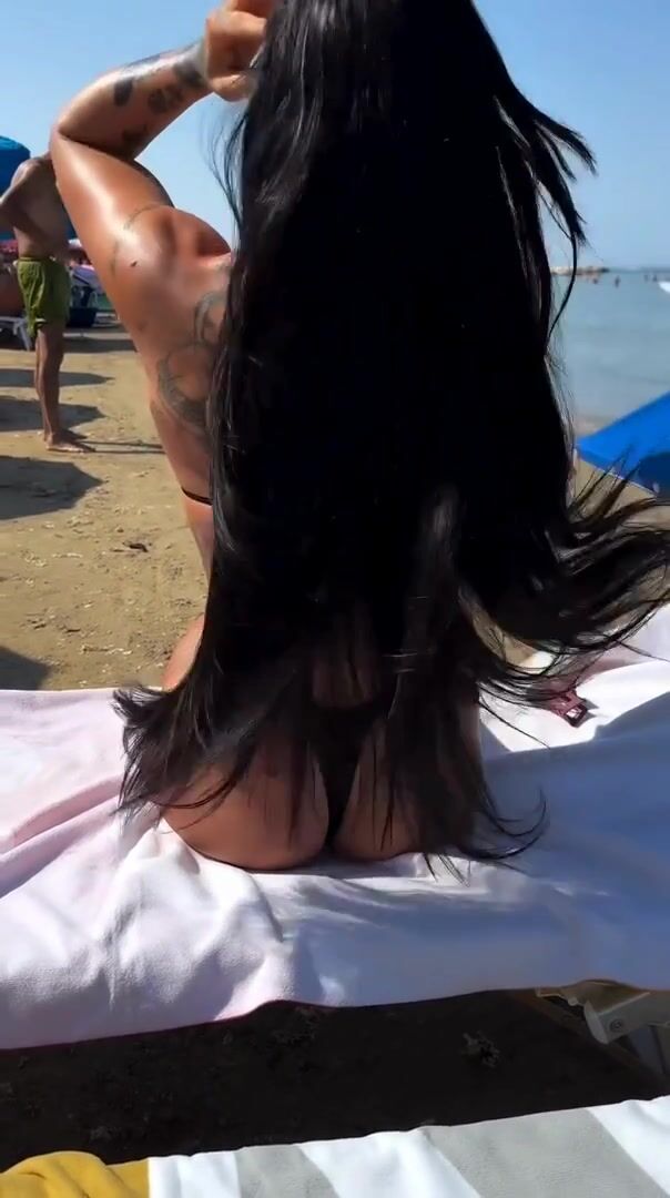 Denise Buranello esibizionista pescara tettona