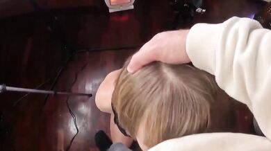 Pompino bionda deepthroat tette grosse sborrata in bocca