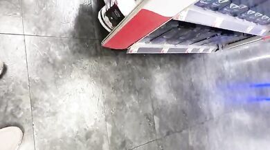 Italiana conosciuta al supermercato trombata nel culo