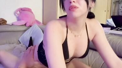 Studentessa seduce il suo coinquilino