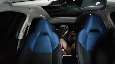 In auto scopando con mia moglie