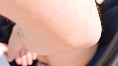 Pompino fuori dalla macchina Milf tettona italiana