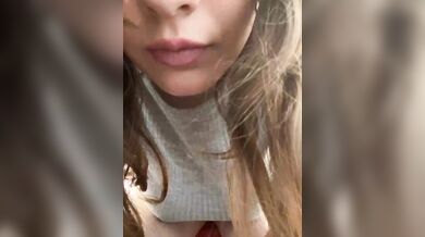 Camgirl italiana tettona in live