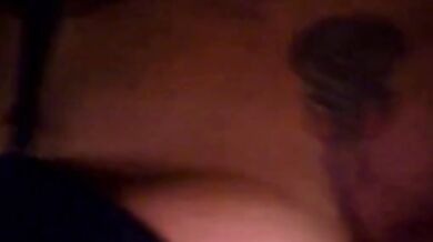 Mi masturbo davanti alla banca che ha la telecamera