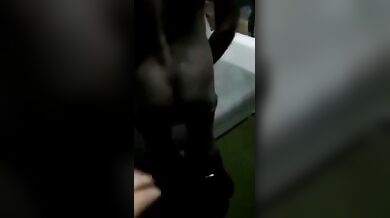 Che sorpresa hai un cazzo nero enorme come farò a succhiarlo tutto