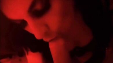 Due trans italiana spompinano insieme marocchino