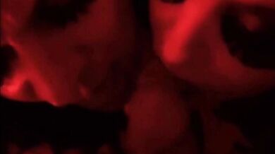 Due trans italiana spompinano insieme marocchino