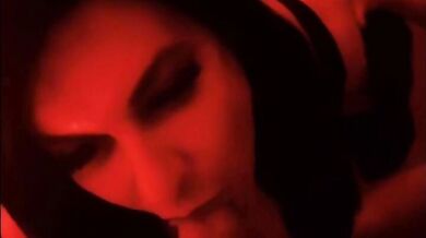 Due trans italiana spompinano insieme marocchino