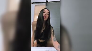 Cloe morettina super fica fa la troia video porno social
