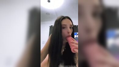 Cloe morettina super fica fa la troia video porno social