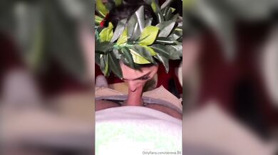 Festeggia la laurea facendo un pompino al suo ragazzo