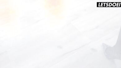 Asiatica scopata da cazzone italiano nel culo