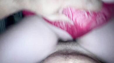 Pompino e cavalcata Milf tettona con squirting