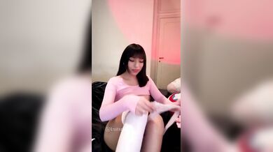 Laalemoz si masturba in live per i suoi fans