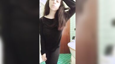 Morettina italiana con enormi tette naturali