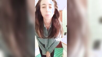 Morettina italiana con enormi tette naturali