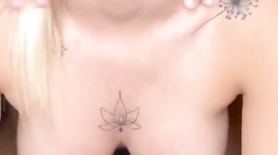 Ragazza italiana scopa con cinese con bel cazzone