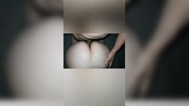 A pecorina moglie con lato b spettacolare