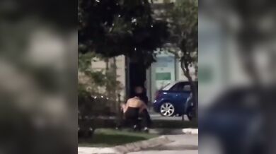 Pompino sulla panchina al parco