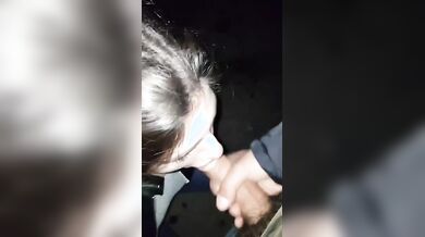 Lo succhia e ingoia lo sperma