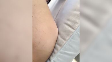 Carezze sotto il perizoma