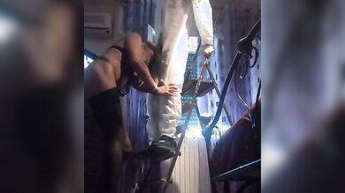 Zia troia spompina suo nipote imbianchino