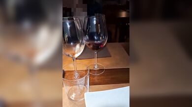 Cena moglie esibizionista