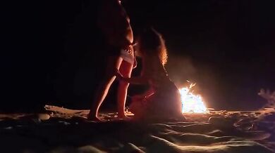 Moglie scopata in tenda da bull